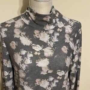 Chasor mock turtle neck, long sleeve tee, size med.,